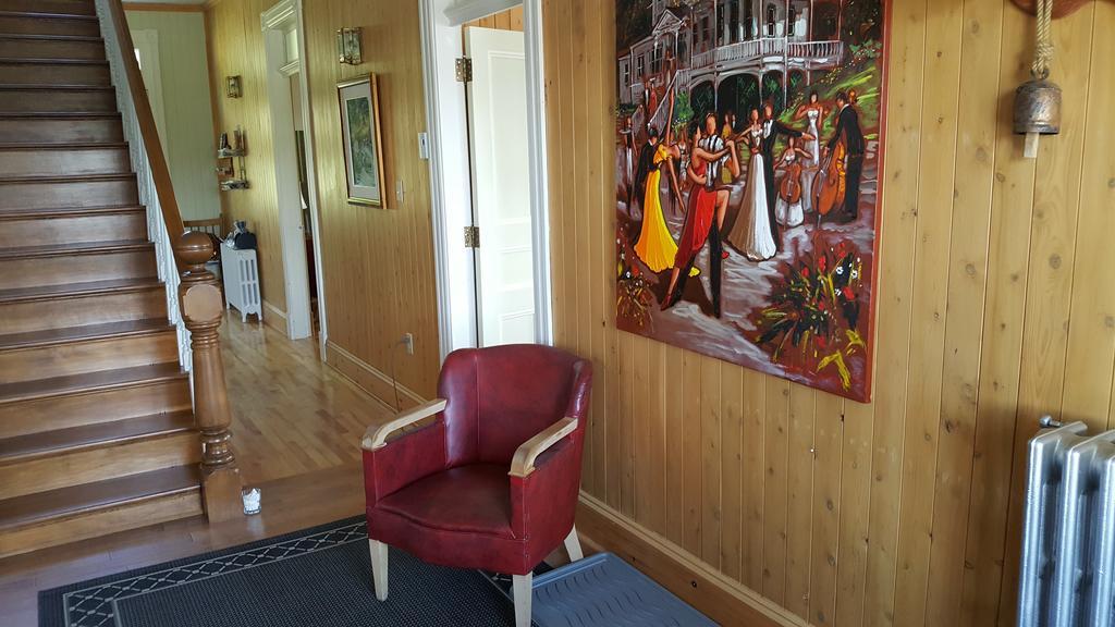Le Manoir Du Vieux Presbytere Port-Daniel Экстерьер фото