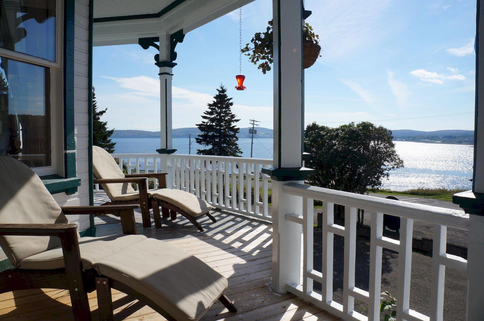 Le Manoir Du Vieux Presbytere Port-Daniel Экстерьер фото